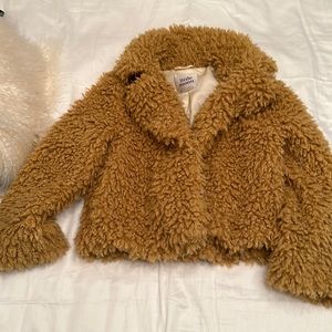 Aritzia little moon short fuzzy jacket